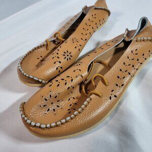 Leather Moccasins Flower Punched Hole Design NWOT Women's Size 41 US 8-9